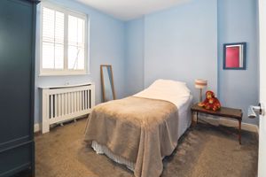 HIGH STREET- click for photo gallery